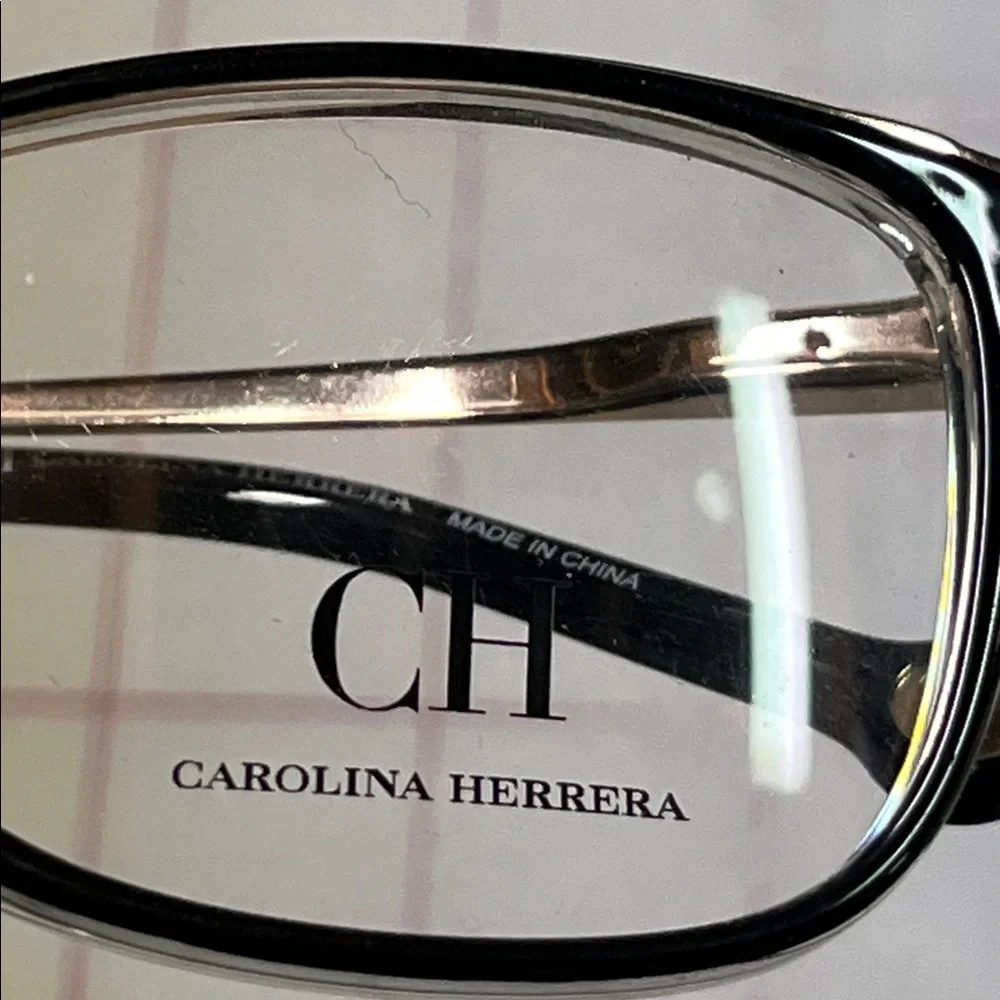 CAROLINA HERRERA NWOT VHE 728K Modern Cat Eye 53-15-135 BLK/Gold Eyeglass Frame